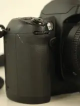 Nikon D100 digitale spiegelreflexcamera met lens en accessoires – foto 7 – kavel bij De Kringwinkel, Antwerpen