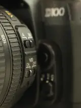 Nikon D100 digitale spiegelreflexcamera met lens en accessoires – foto 8 – kavel bij De Kringwinkel, Antwerpen