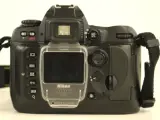 Nikon D100 digitale spiegelreflexcamera met lens en accessoires – foto 9 – kavel bij De Kringwinkel, Antwerpen