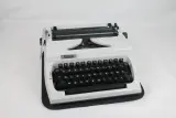 Klassieke Erika kofferschrijfmachine – foto 2 – kavel bij De Kringwinkel, Brecht