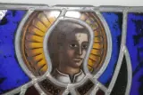 Glas-in-lood heilige Stefanus – foto 3 – kavel bij De Kringwinkel, Brecht