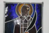 Glas-in-lood heilige Stefanus – foto 4 – kavel bij De Kringwinkel, Brecht