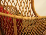 Flamant - monumentale rotan statement chair met hoge gewelfde rug – foto 7 – kavel bij De Kringwinkel, Antwerpen