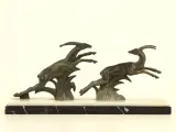 Art Deco bronzen herten op marmeren voetstuk – kavel bij De Kringwinkel, Antwerpen