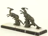 Art Deco bronzen herten op marmeren voetstuk – foto 4 – kavel bij De Kringwinkel, Antwerpen