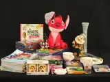 Groot Disney verzamelpakket servies, figuren, dvd’s, boeken & vintage 8mm film – kavel bij De Kringwinkel, Antwerpen