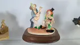 Set van 12 decoratieve clownfiguren van Cille Leonardo en Dame Hilda Von Ette – foto 10 – kavel bij De Kringwinkel, Turnhout