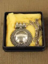 Sterling zilveren ketting met handgemaakte Indiase hanger – foto 2 – kavel bij De Kringwinkel, Antwerpen