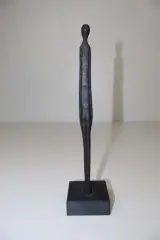 Decoratieve figuursculptuur met Simoncini-label – foto 6 – kavel bij De Kringwinkel, Izegem