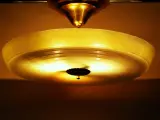 Indrukwekkende vintage mid-century plafondlamp met groot structuurglas (55,5 cm) - ca. 1950 – foto 8 – kavel bij De Kringwinkel, Antwerpen