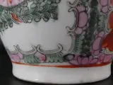 Chinese porseleinen vaas in Cantonese (Rose Medallion)-stijl – foto 6 – kavel bij De Kringwinkel, Heverlee
