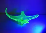 Mid-century glazen schaal in Murano-stijl met uv-fluorescentie – kavel bij De Kringwinkel, Turnhout
