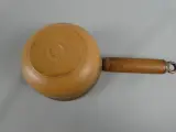 Le Creuset schenkpan met deksel – foto 5 – kavel bij De Kringwinkel, Diest