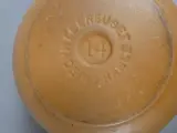 Le Creuset schenkpan met deksel – foto 6 – kavel bij De Kringwinkel, Diest