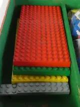 Houten Lego-opbergdoos met vakjes en gemengde Lego-onderdelen – foto 6 – kavel bij De Kringwinkel, Heverlee