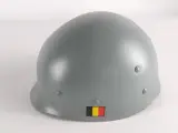 Set van 3 militaire helmen met Belgische vlag – foto 8 – kavel bij De Kringwinkel, Heverlee