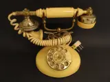 Vintage crèmekleurige bureautelefoon – kavel bij De Kringwinkel, Leopoldsburg