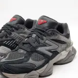 Paar sneakers, maat 41,5, New Balance, U9060BLK – foto 3 – kavel bij Domeinen Roerende Zaken, Groningen