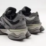 Paar sneakers, maat 41,5, New Balance, U9060BLK – foto 6 – kavel bij Domeinen Roerende Zaken, Groningen
