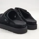 Paar schoenen, maat 37, UGG, 1138252 – foto 6 – kavel bij Domeinen Roerende Zaken, Groningen