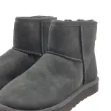 Paar schoenen, maat 37, UGG, 1016222 – foto 3 – kavel bij Domeinen Roerende Zaken, Groningen