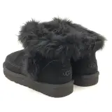 Paar schoenen, maat 37, UGG, 1173832 – foto 5 – kavel bij Domeinen Roerende Zaken, Groningen