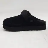 Paar pantoffels, maat 37, UGG, 1138252 – foto 4 – kavel bij Domeinen Roerende Zaken, Groningen