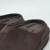 Paar pantoffels, maat 42, UGG, 1166761 – foto 10 – kavel bij Domeinen Roerende Zaken, Groningen