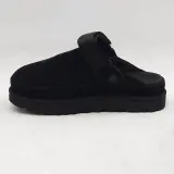 Paar schoenen, maat 37, UGG, 1138252 – foto 4 – kavel bij Domeinen Roerende Zaken, Groningen
