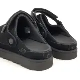 Paar schoenen, maat 37, UGG, 1138252 – foto 5 – kavel bij Domeinen Roerende Zaken, Groningen