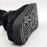Paar schoenen, maat 37, UGG, 1138252 – foto 8 – kavel bij Domeinen Roerende Zaken, Groningen