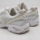 Paar sneakers, maat 44, Asics, F960124 – foto 6 – kavel bij Domeinen Roerende Zaken, Groningen