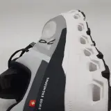 Paar hardloopschoenen, maat 44, On, 3ME30110818 – foto 10 – kavel bij Domeinen Roerende Zaken, Groningen