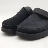 5x Paar schoenen, maat 37, UGG, 1138252 – foto 2 – kavel bij Domeinen Roerende Zaken, Groningen