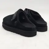 3x Paar schoenen, maat 37, UGG, 1138252 – foto 10 – kavel bij Domeinen Roerende Zaken, Groningen