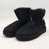 2x Paar schoenen, maat 37, UGG, 1016554 – kavel bij Domeinen Roerende Zaken, Groningen