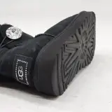 Paar schoenen, maat 37, UGG, 1016554 – foto 9 – kavel bij Domeinen Roerende Zaken, Groningen