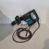 Elektrische breekhamer, Makita, HM1111C, 2017 – foto 2 – kavel bij Onlineveilingmeester, Heerenveen