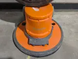Vloerschuurmachine roterend met stofzuiger 230V, Numatic, HFM 1515, 2024 – foto 5 – kavel bij Onlineveilingmeester, Heerenveen