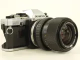 Olympus OM-10 analoge spiegelreflexcamera met 35-70mm lens – kavel bij De Kringwinkel, Antwerpen