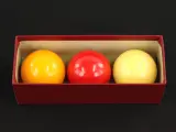 Super Aramith Tournament Carambole / Driebanden Ballenset (61,5 mm) – kavel bij De Kringwinkel, Antwerpen