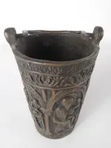 Decoratieve bronzen wijwateremmer (situla) – kavel bij De Kringwinkel, Heverlee