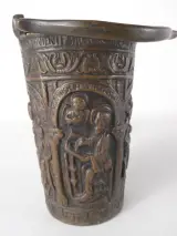 Decoratieve bronzen wijwateremmer (situla) – foto 3 – kavel bij De Kringwinkel, Heverlee