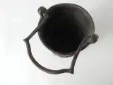 Decoratieve bronzen wijwateremmer (situla) – foto 6 – kavel bij De Kringwinkel, Heverlee
