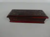 Houten sieraden- of opbergdoosje met reliëf – kavel bij De Kringwinkel, Diest