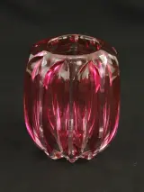 Val Saint Lambert roze vaas in geslepen glas model Zinia 1926 Joseph Simon – kavel bij De Kringwinkel, Antwerpen