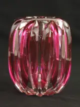 Val Saint Lambert roze vaas in geslepen glas model Zinia 1926 Joseph Simon – foto 2 – kavel bij De Kringwinkel, Antwerpen