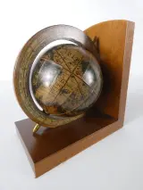 Set van 2 vintage boekensteunen met wereldbolmotief – foto 3 – kavel bij De Kringwinkel, Heverlee