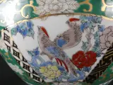 Handbeschilderde porseleinen cachepot in Japanse Imari-stijl – foto 4 – kavel bij De Kringwinkel, Heverlee