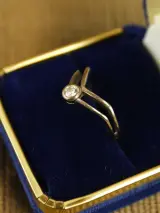 18 karaat witgouden ring met diamant – foto 4 – kavel bij De Kringwinkel, Antwerpen